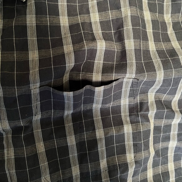 Van Heusen short sleeve button down - Picture 2 of 4